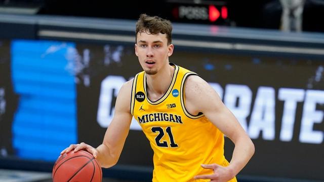 库里谈四冠只拿一次FMVP：杜兰特实至名归 15年没拿但已释然